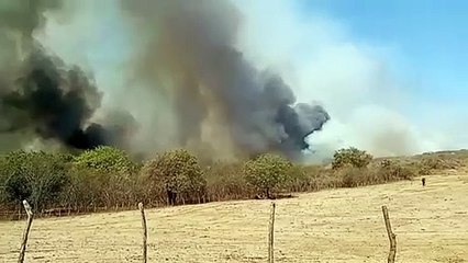 Video herunterladen: Dois incêndios são registrados em Cajazeiras e aproximação de chamas das residências provoca medo