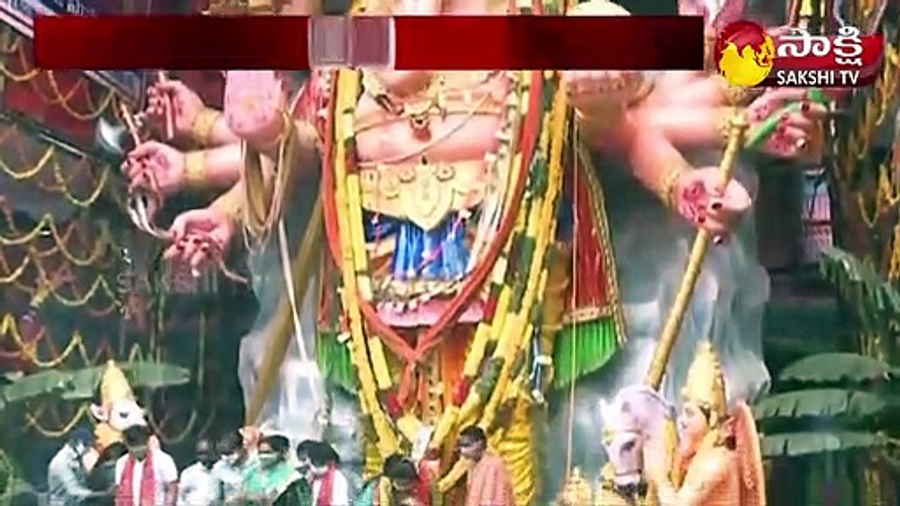 ఖైరతాబాద్ వినాయక దర్శనానికి పోటెత్తిన భక్తులు