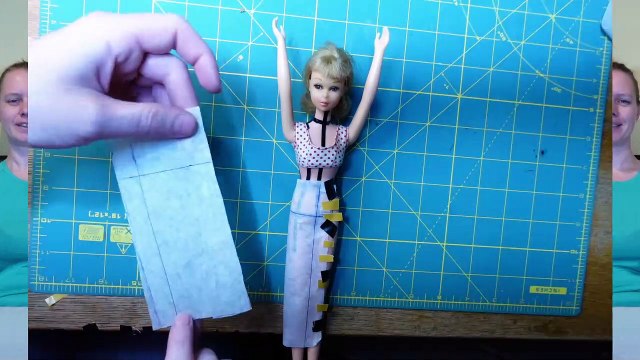 Sew with me | is it easy to make a basic skirt for Francie Fairchild? #diydollclothes #barbie #skirt