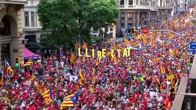 Catalunha: Milhares nas ruas de Barcelona pela independência