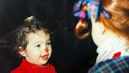 Vestita da carnevale e già bellissima, questa bambina è oggi una delle attrici più amate
