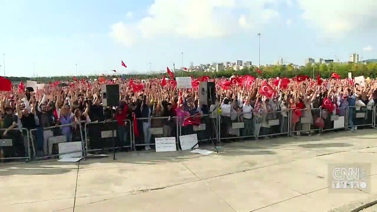 Aşı karşıtları Maltepe'de miting yaptı