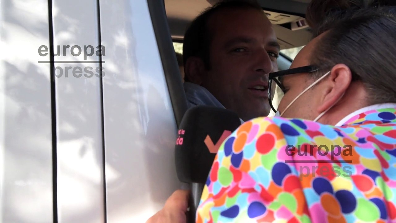 Imágenes de la entrada de numerosos invitados a la comunión de la hija de Paloma Cuevas