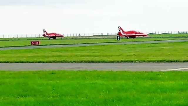 Red Arrows landing at RAF Scampton
