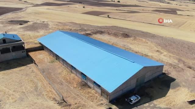 1 hafta boyunca kaldıkları çiftlikten 500 bin lira değerinde malzeme çalıp kayıplara karıştılar