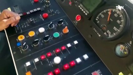 وزير النقل يستقل بنفسه جرار اختبارات أعمال السكة لمشروع قطار LRT