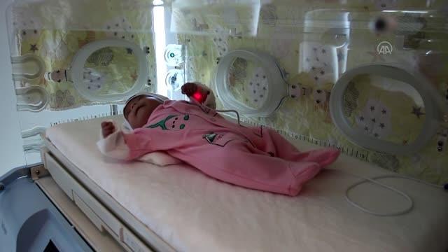 570 gram doğan Ahsen Buğlem bebek hayata tutundu