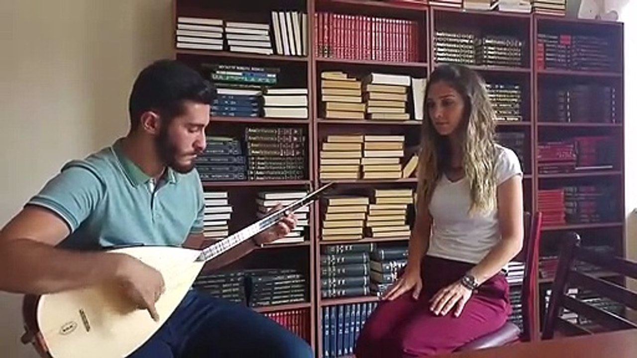 YASEMİN TANRISEVER  SAÇLARINA YILDIZ TAKTIM