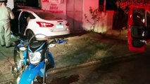 Motorista perde o controle da direção, colide contra moto e invade loja na Rua Guaraniaçu