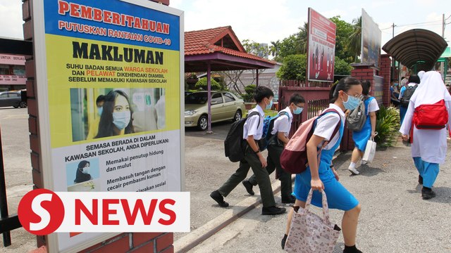 Minister explains Education Ministry’s approach in handling Covid-19 in schools