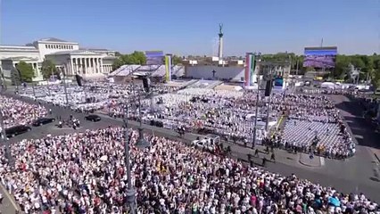 'Open your arms to everyone,' Pope tells Orban's Hungary