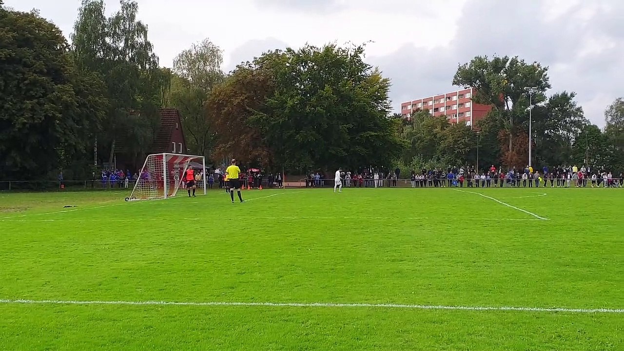 Cordis Sulejmani scheitert vom Punkt an Patrick Krysiak!