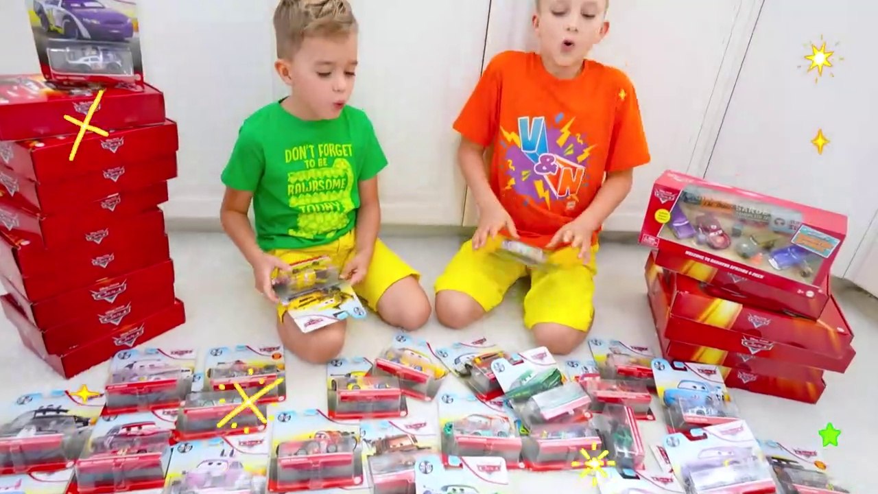 Vlad and Niki play with Toy Cars and build Speedway Track