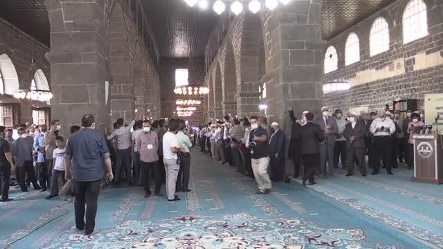 DİYARBAKIR - Diyanet İşleri Başkanı Ali Erbaş, Hafızlık İcazet Programı'na katıldı