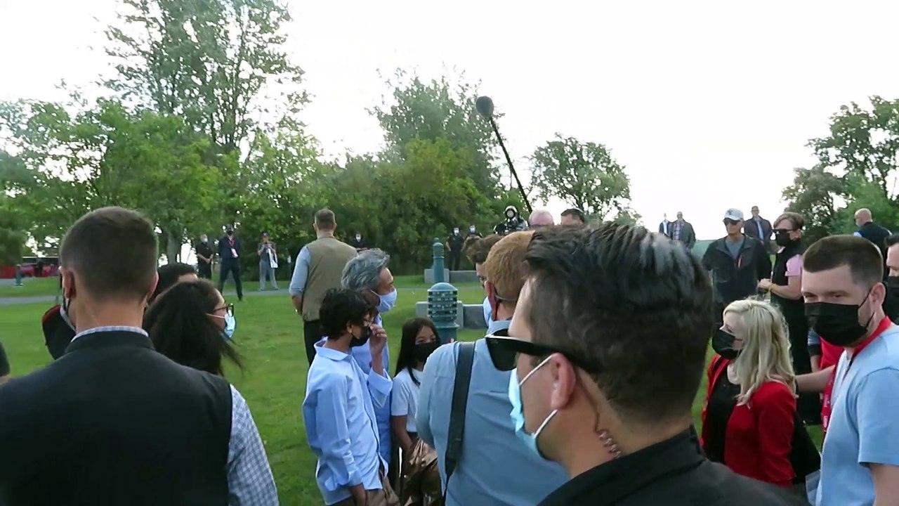 Justin Trudeau accompagné de Caroline Desrochers (Le Reflet - Audrey Leduc-Brodeur)
