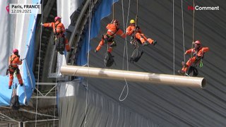 Arc de Triomphe wrapped in fabric by Christo