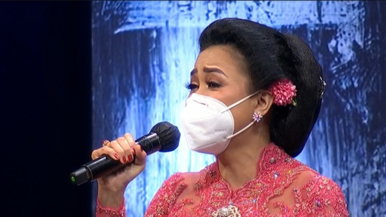 Vaksin Slank untuk Indonesia - Sundari Soekotjo Ajari Kaka Slank Bernyanyi Keroncong