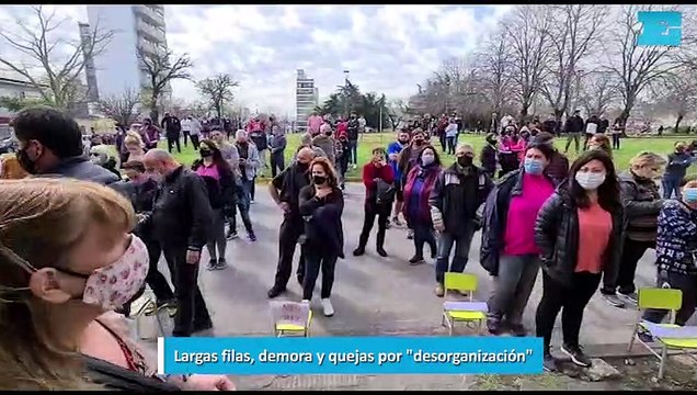 Largas filas, demora y quejas por desorganización
