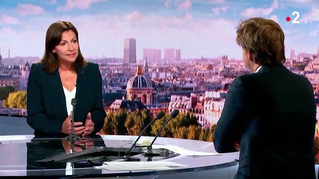 Anne Hidalgo, la Maire de Paris, évoque sa candidature à la Présidentielle au journal de 20h face à Laurent Delahousse