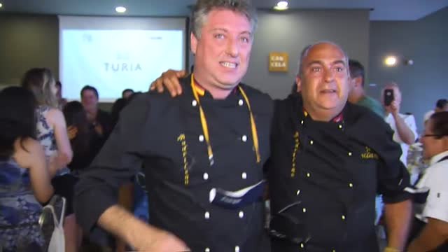 El restaurante 'El Madrileño' se alza en Sueca con el premio a la mejor paella del mundo