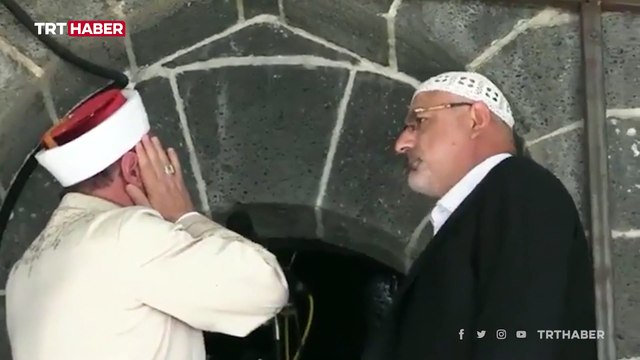 Diyanet İşleri Başkanı Ali Erbaş ve Hafiz Osman Şahin, çifte ezan okudu
