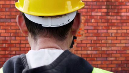 Un Muchacho Rompió una Pared y Eso Es Lo Que Había Dentro