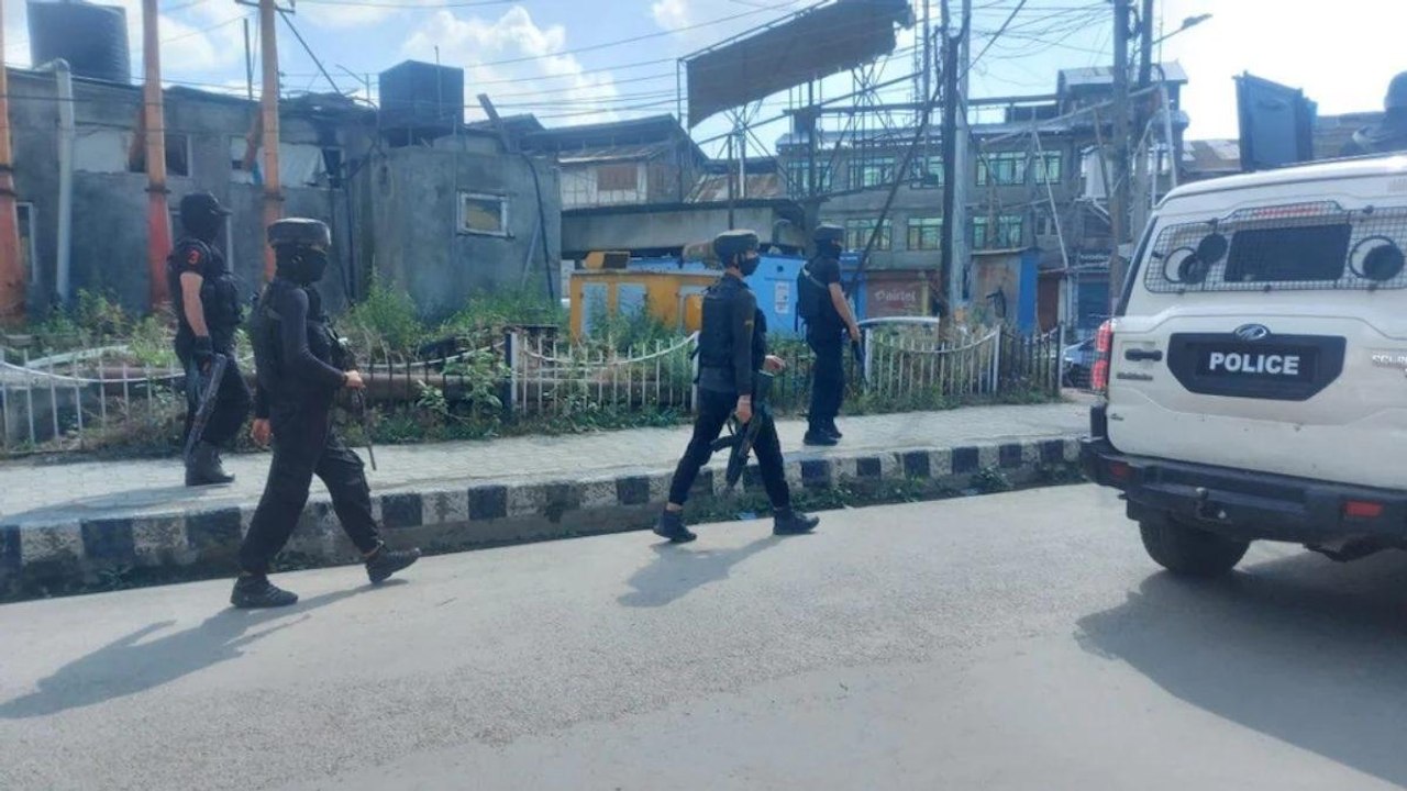 CCTV footage of Srinagar terrorist attack on police surfaced