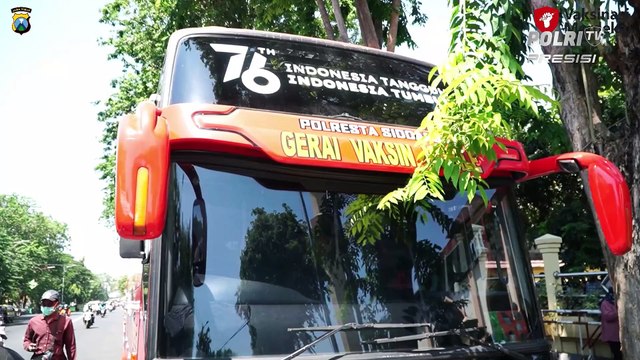 Polresta Sidoarjo Layani Vaksinasi Covid-19 bagi Jamaah Shalat Jumat Masjid Agung