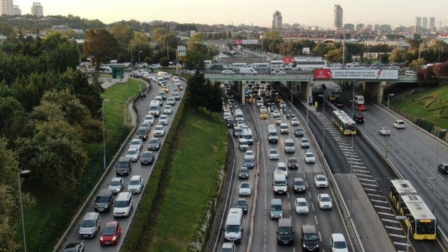 İstanbul’da trafik erken başladı, yoğunluk yüzde 56’yı gördü