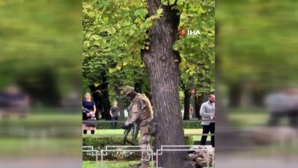 Letonya’da sokak ortasındaki askeri tatbikat tepki çekti