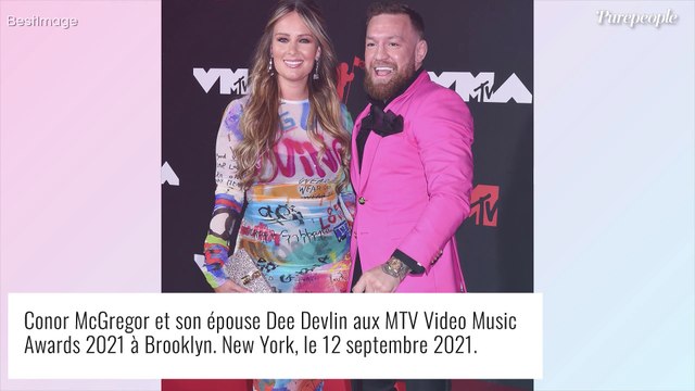 MTV VMA 2021 : Megan Fox ultrasexy et révoltée, elle esquive un coup de poing sur le tapis rouge