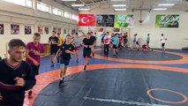 Bulgar güreşçiler Türkiye'de form tutuyor