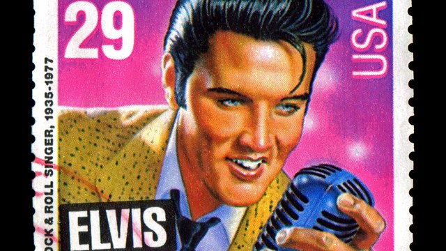 Une mèche de cheveu d'Elvis Presley vendue 72.000 dollars aux enchères