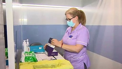 NHS begins 'world-first' trial of early cancer blood test