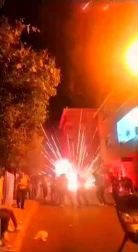 Son Dakika | Sancaktepe'de düğünde havai fişek bomba gibi patladı, davetliler kaçıştı