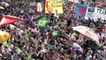 بملابس بيضاء وأعلام.. احتجاجات فى البرازيل تطالب بإقالة الرئيس