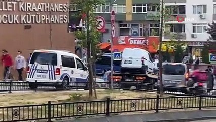 İstanbul’da dehşet anları: Aracın altında kalan kadını böyle kurtardılar