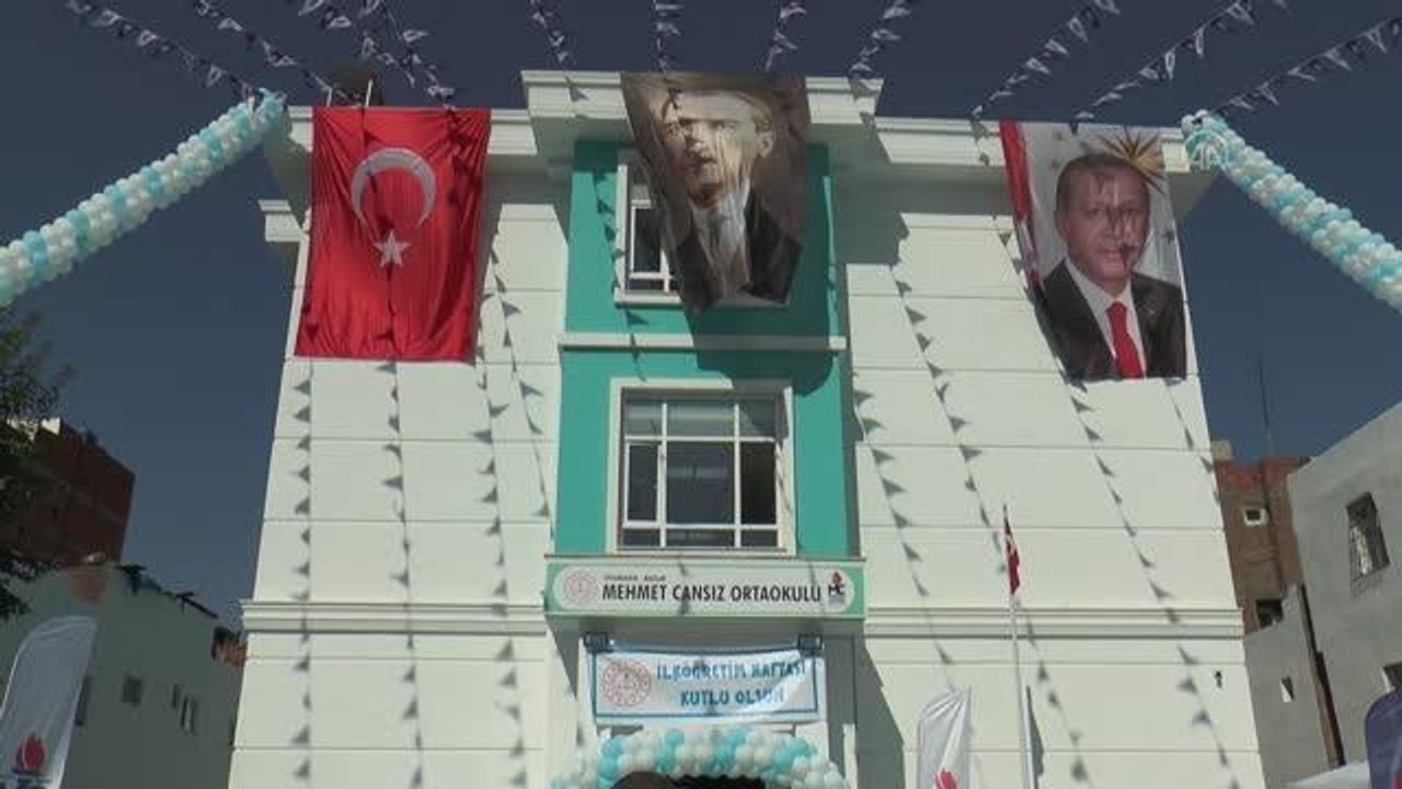 DİYARBAKIR - Mehmet Cansız Ortaokulu'nun açılışı ve İlköğretim haftası kutlandı