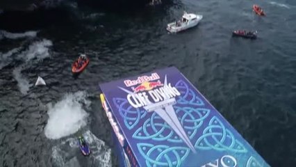 La Serie Mundial de Red Bull Cliff Diving se celebró en los acantilados de Irlanda con fantásticos saltos