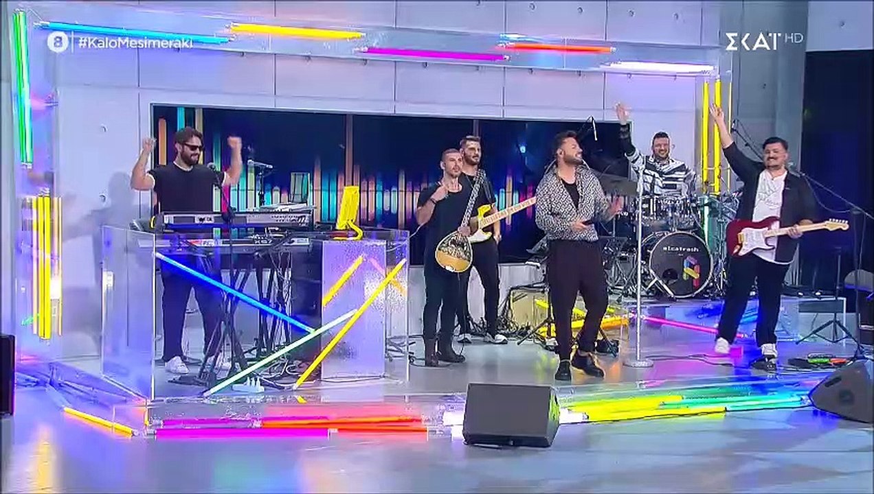 Καλό Μεσημεράκι: Η απίστευτη ατάκα του Μουτσινά στην πρεμιέρα του και το νυφικό της Βάνιας!