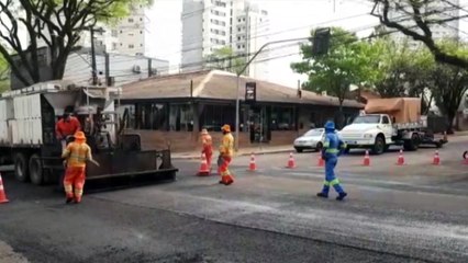 Download Video: Rua Voluntários da Pátria é interditada para manutenção no asfalto