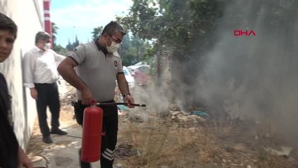 EVİN BAHÇESİNDEKİ ÇALILIK YANGINI EVLERE SIÇRAMADAN SÖNDÜRÜLDÜ