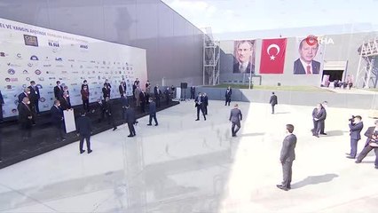 OSB başkanları, toplanan yardımların temsili çekini Cumhurbaşkanı Erdoğan'a verdi