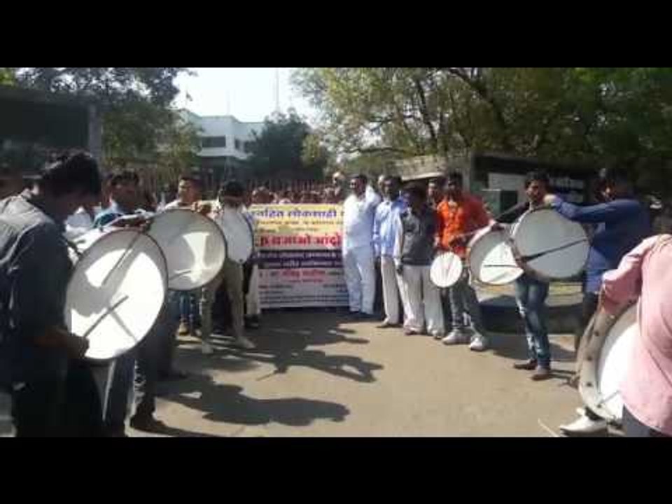 नाशिकमध्ये अण्णाभाऊ साठेंच्या पूर्णाकृती पुतळ्यासाठी आंदोलन
