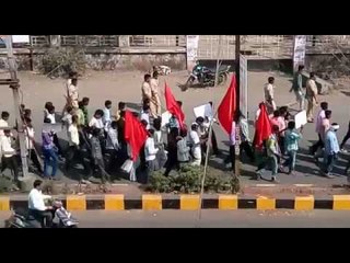 जळगाव : आदिवासी बांधवांचा जिल्हाधिकारी कार्यालयावर मोर्चा