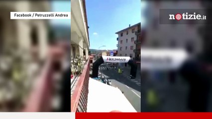 Savona, auto travolge 5 ciclisti in volata al traguardo: 2 sono gravi