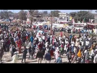 सैलानी येथे पेटली नारळाची होळी