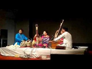 बेगम परवीन सुलताना यांच्या गायनाने जळगावकर मंत्रमुग्ध