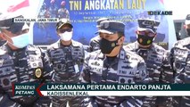 HUT Ke-76, TNI AL Bagi Sembako untuk Nelayan