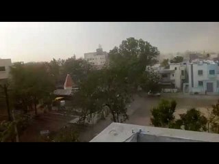 जळगाव शहर आणि परिसराला वादळाचा तडाखा